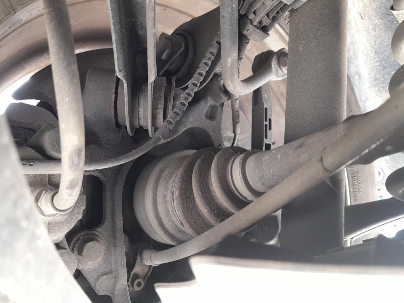 Recambio de transmision trasera derecha para bmw 1 (f20) 118 i referencia OEM IAM 33207609352  