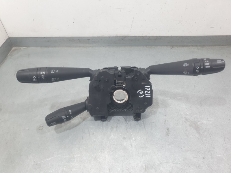 Recambio de mando luces y limpia para fiat 500l (351_, 352_) 1.4 (199lyb1b) referencia OEM IAM 7355582700  