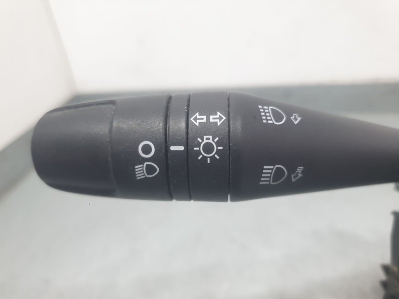 Recambio de mando luces y limpia para fiat 500l (351_, 352_) 1.4 (199lyb1b) referencia OEM IAM 7355582700  