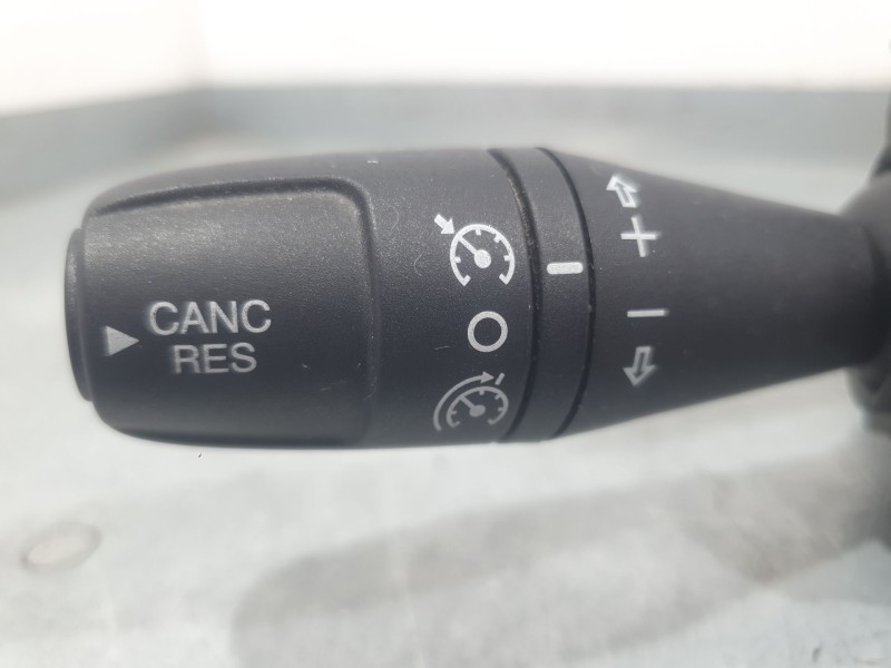 Recambio de mando luces y limpia para fiat 500l (351_, 352_) 1.4 (199lyb1b) referencia OEM IAM 7355582700  