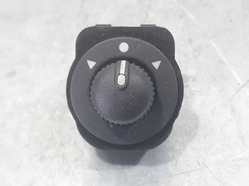 Recambio de mando retrovisor para fiat 500l (351_, 352_) 1.4 (199lyb1b) referencia OEM IAM B569  