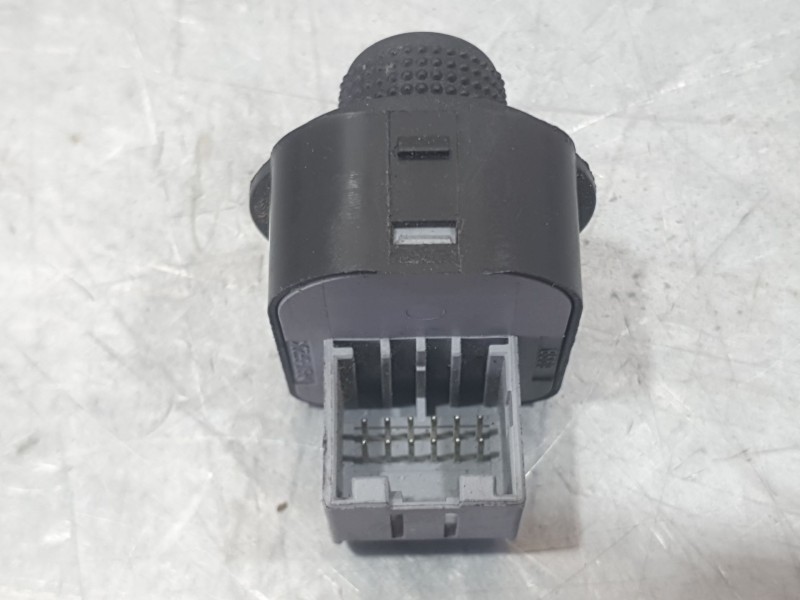 Recambio de mando retrovisor para fiat 500l (351_, 352_) 1.4 (199lyb1b) referencia OEM IAM B569  