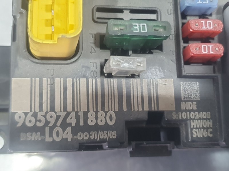 Recambio de caja reles / fusibles para peugeot 307 break (3e) 1.6 16v referencia OEM IAM 9659741880  