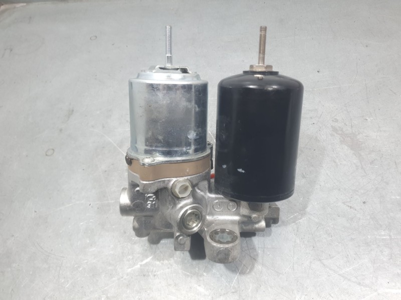 Recambio de bomba abs para toyota yaris (_p13_) 1.5 hybrid (nhp130_) referencia OEM IAM 4707012010  