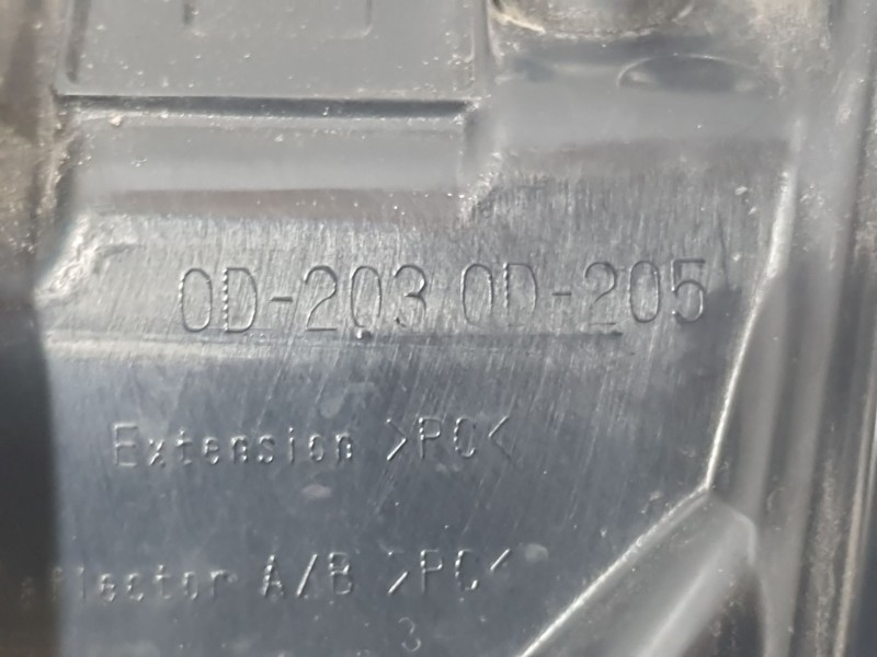 Recambio de piloto trasero izquierdo exterior para toyota yaris (_p13_) 1.5 hybrid (nhp130_) referencia OEM IAM 0D2030D205 0D204