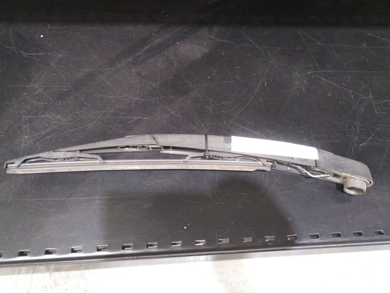 Recambio de brazo limpia trasero para hyundai ix20 gls style referencia OEM IAM 988151P000  
