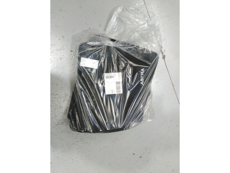 Recambio de jgo. alfombra a medida para opel astra h berlina referencia OEM IAM   