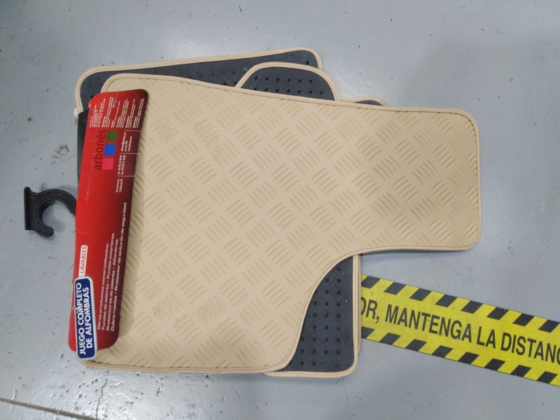 Recambio de jgo. alfombra a medida para audi a3 sportback (8p) referencia OEM IAM GOMA BEIGE  