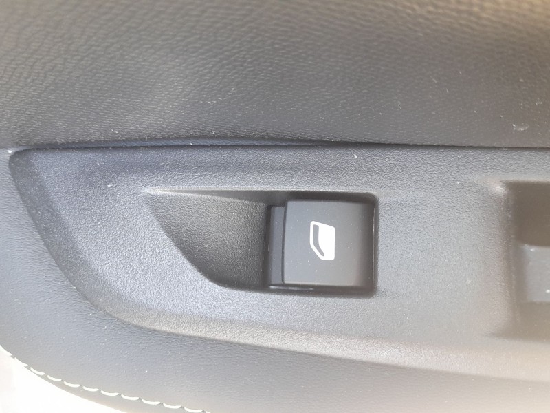 Recambio de mando elevalunas trasero derecho para peugeot 208 ii (ub_, up_, uw_, uj_) 1.2 puretech hybrid 110 edcs6 referencia O