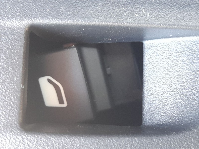 Recambio de mando elevalunas trasero izquierdo para peugeot 208 ii (ub_, up_, uw_, uj_) 1.2 puretech hybrid 110 edcs6 referencia