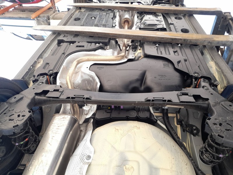 Recambio de puente trasero para peugeot 208 ii (ub_, up_, uw_, uj_) 1.2 puretech hybrid 110 edcs6 referencia OEM IAM 9838305780 