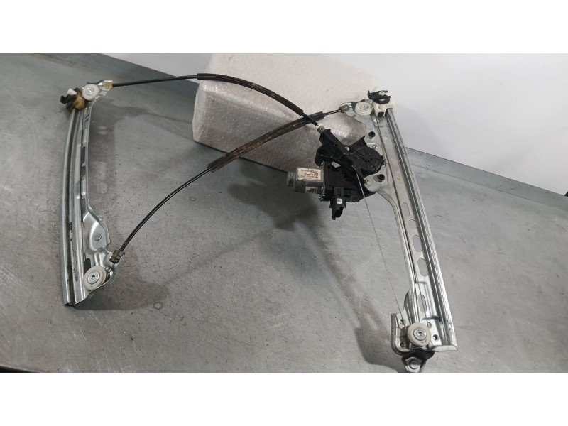 Recambio de elevalunas delantero derecho para renault megane iv hatchback (b9a/m/n_) 1.2 tce 130 (b9mr) referencia OEM IAM 80720