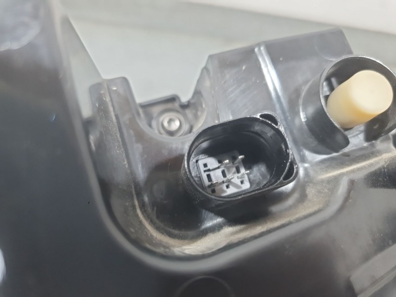 Recambio de piloto trasero derecho exterior para skoda octavia iv (nx3, nn3, pv3) 1.5 tsi referencia OEM IAM 5E3945208B  TOCADO