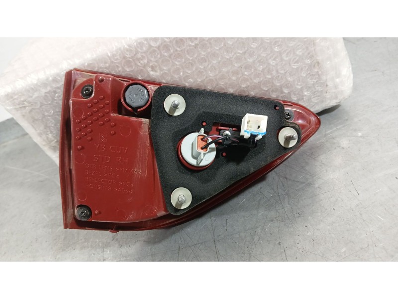 Recambio de piloto trasero derecho interior para kia stonic (yb) 1.0 t-gdi eco-dynamics+ referencia OEM IAM 92404H8400  