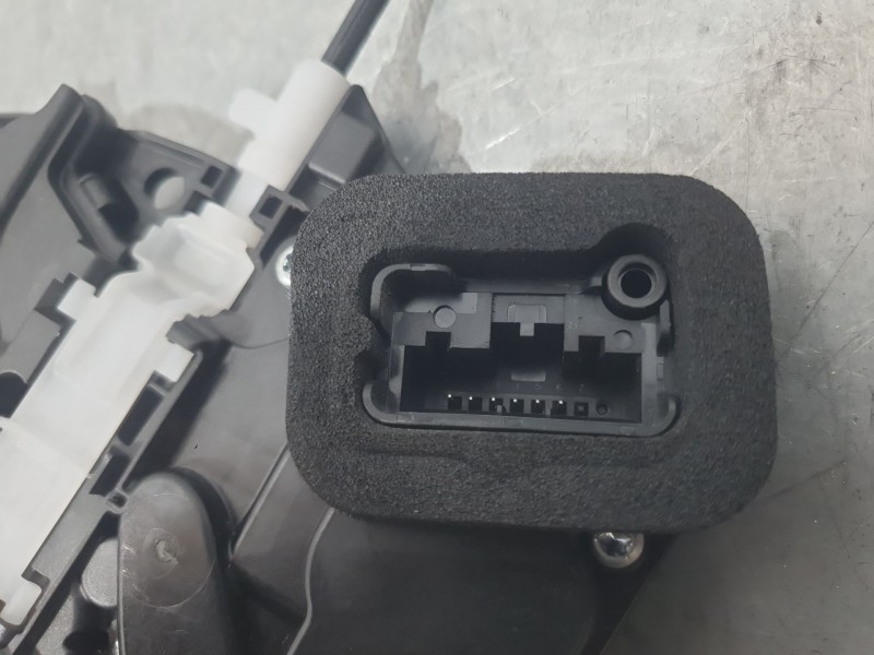 Recambio de cerradura puerta delantera derecha para skoda octavia iv (nx3, nn3, pv3) 1.5 tsi referencia OEM IAM 3J1837016A  