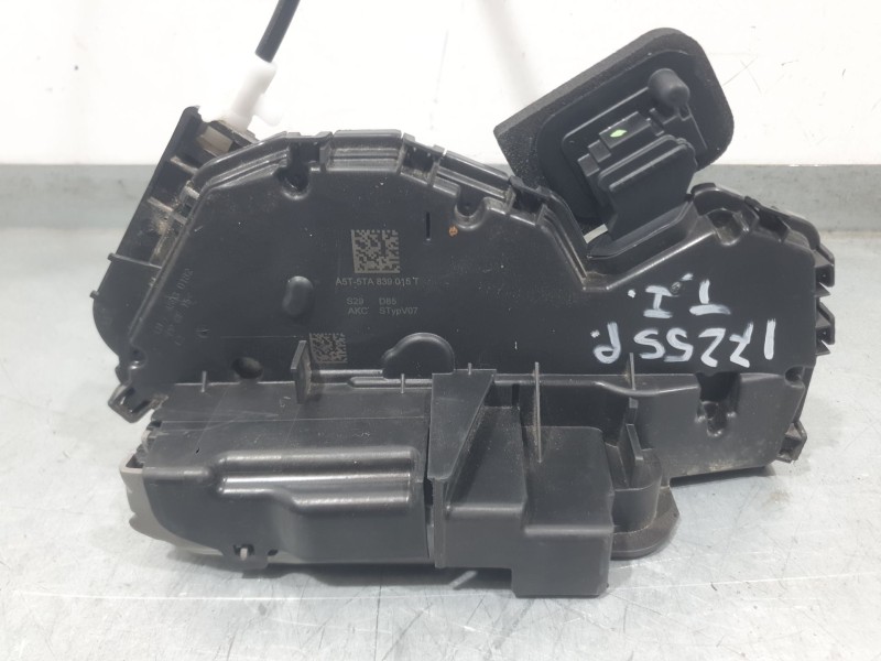 Recambio de cerradura puerta trasera izquierda para skoda octavia iv (nx3, nn3, pv3) 1.5 tsi referencia OEM IAM 5TA839015T  