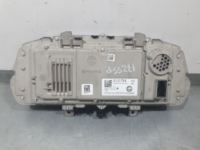 Recambio de cuadro instrumentos para skoda octavia iv (nx3, nn3, pv3) 1.5 tsi referencia OEM IAM 5E3920770E  