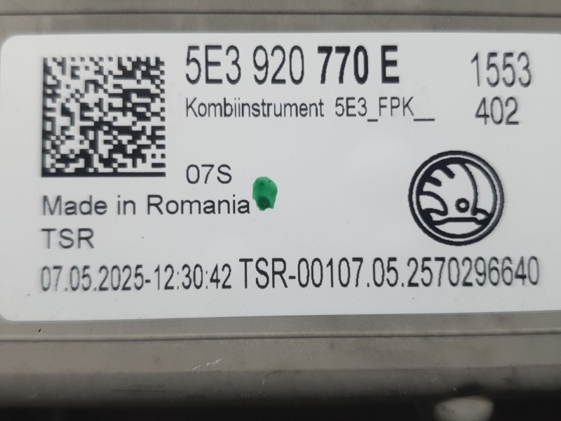 Recambio de cuadro instrumentos para skoda octavia iv (nx3, nn3, pv3) 1.5 tsi referencia OEM IAM 5E3920770E  