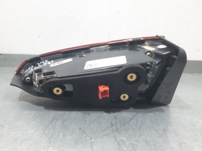 Recambio de piloto trasero izquierdo interior para skoda octavia iv (nx3, nn3, pv3) 1.5 tsi referencia OEM IAM 5E6945307B  