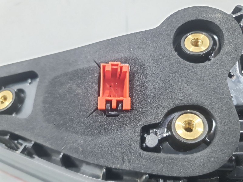 Recambio de piloto trasero izquierdo interior para skoda octavia iv (nx3, nn3, pv3) 1.5 tsi referencia OEM IAM 5E6945307B  