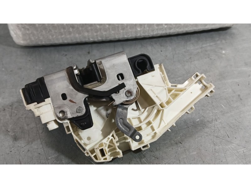 Recambio de cerradura puerta delantera derecha para fiat 500x (334_) 1.0 (334.axn1b) referencia OEM IAM 52139900  