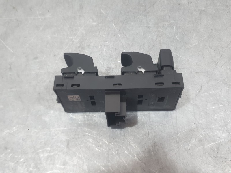 Recambio de mando elevalunas delantero izquierdo para seat leon st (5f8) 1.5 tsi referencia OEM IAM 5G0959857F C/ MANDO RETROVIS