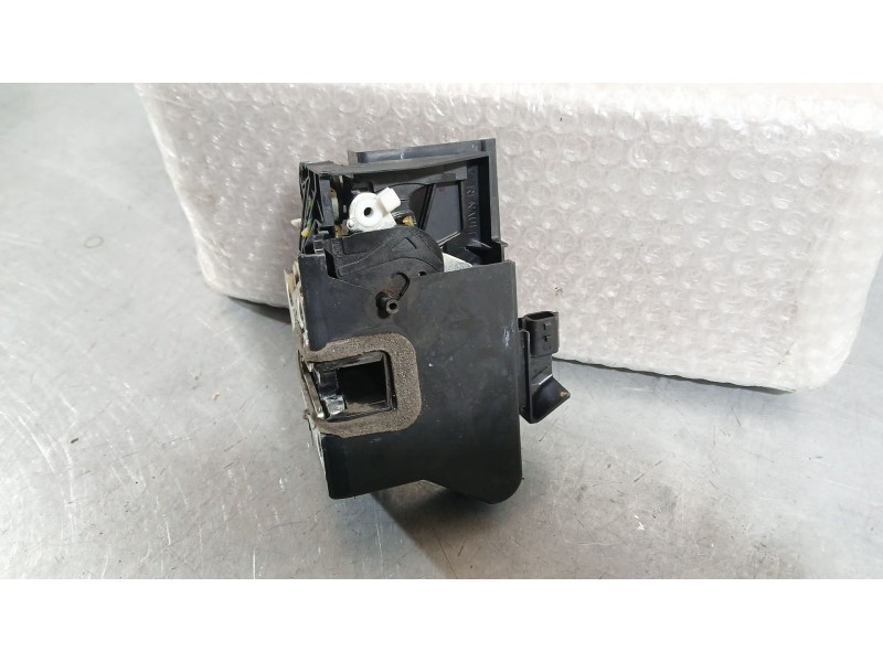 Recambio de cerradura puerta trasera derecha para dacia sandero iii 1.0 tce 90 referencia OEM IAM 825020994R  