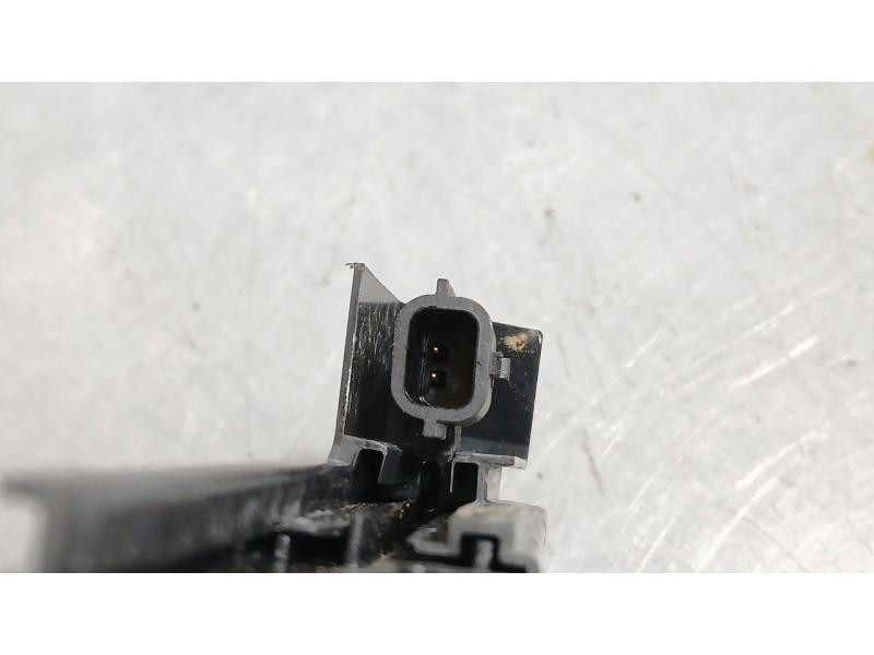 Recambio de cerradura puerta trasera derecha para dacia sandero iii 1.0 tce 90 referencia OEM IAM 825020994R  