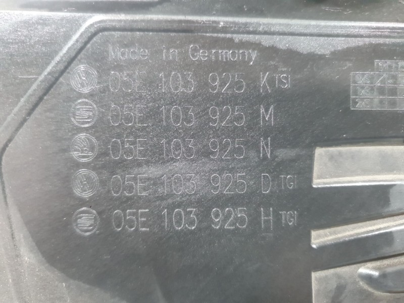 Recambio de tapa motor para seat leon st (5f8) 1.5 tsi referencia OEM IAM 05E103925M  