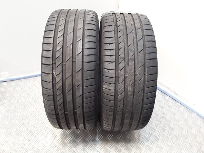 Recambio de neumatico pareja para neumaticos reutilizados - referencia OEM IAM 245401998Y KUMHO 245/40/19/98Y