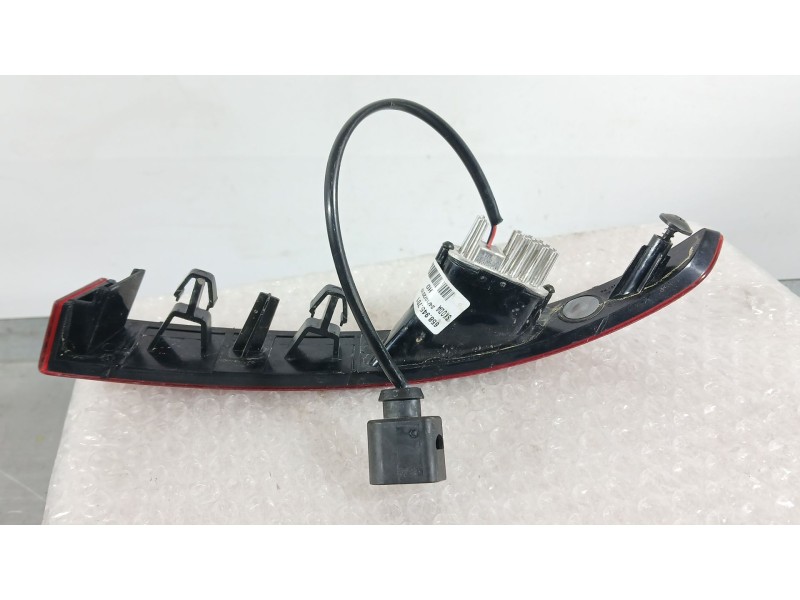 Recambio de piloto trasero izquierdo paragolpes para skoda kamiq (nw4) 1.0 tsi referencia OEM IAM 658945701  3202001651