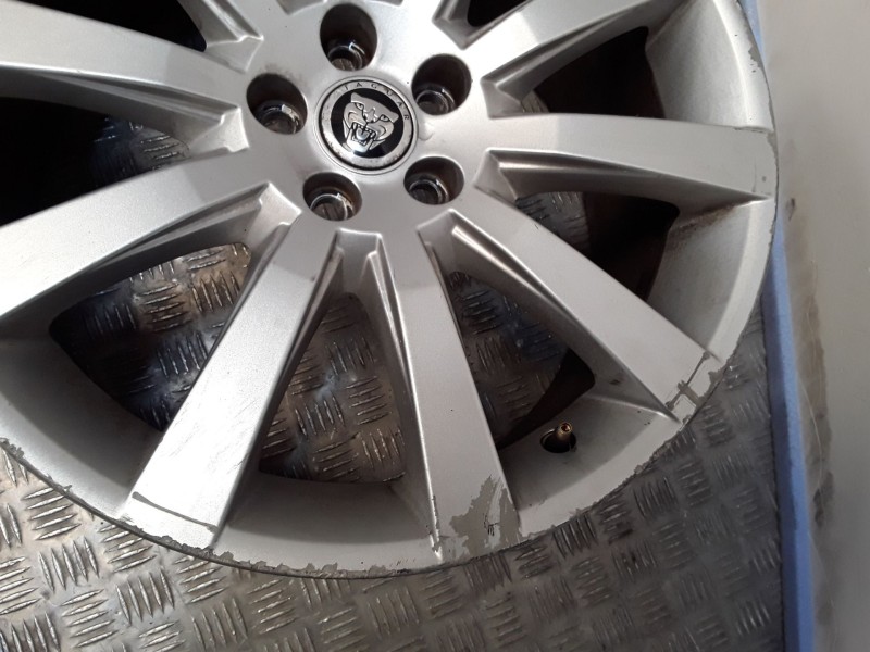 Recambio de juego llantas aluminio para jaguar xf i (x250) 2.7 d referencia OEM IAM 8.5X19 5 TORN ET 49 ROZADAS ALUMINIO