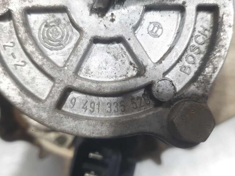 Recambio de alternador para nissan terrano ii (r20) 2.7 td 4wd referencia OEM IAM 23100G2410 9491335528 BOSCH