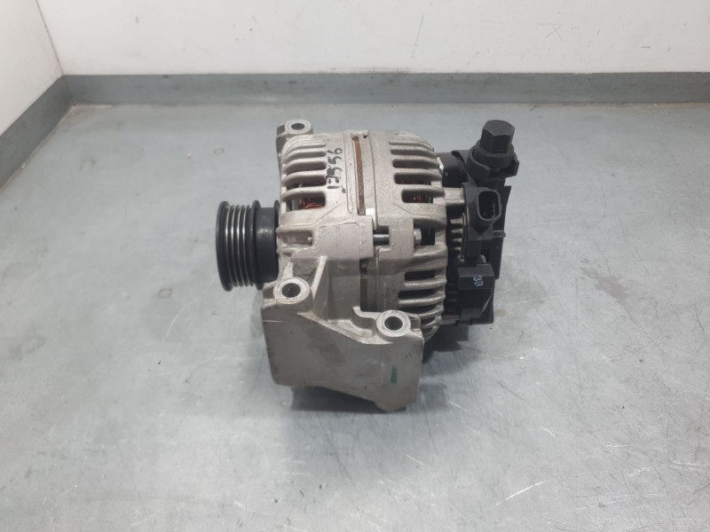 Recambio de alternador para opel vectra c gts (z02) 2.0 16v turbo (f68) referencia OEM IAM 986044020 0986XA7224 BOSCH