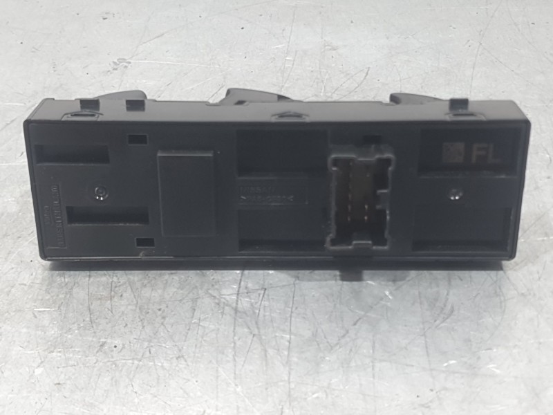 Recambio de mando elevalunas delantero izquierdo para nissan qashqai ii (j11, j11_) 1.3 dig-t referencia OEM IAM 25401HV02B  