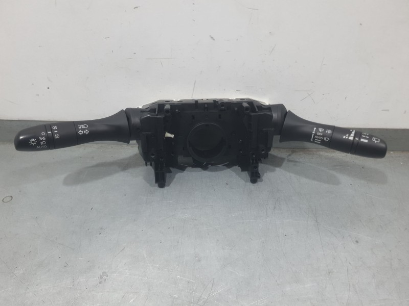 Recambio de mando luces y limpia para nissan qashqai ii (j11, j11_) 1.3 dig-t referencia OEM IAM 255604EA4A  