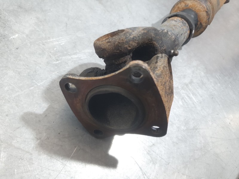 Recambio de transmision central para nissan terrano ii (r20) 2.7 td 4wd referencia OEM IAM 372000F000 DELANTERA 