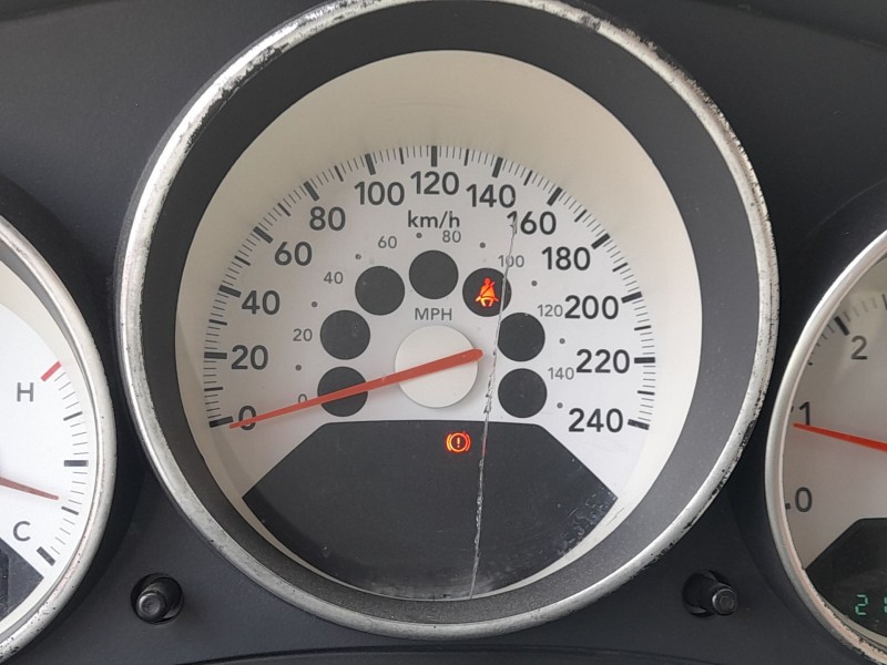 Recambio de cuadro instrumentos para dodge caliber 2.0 crd referencia OEM IAM 05291714AD. TOCADO 05291713AB 