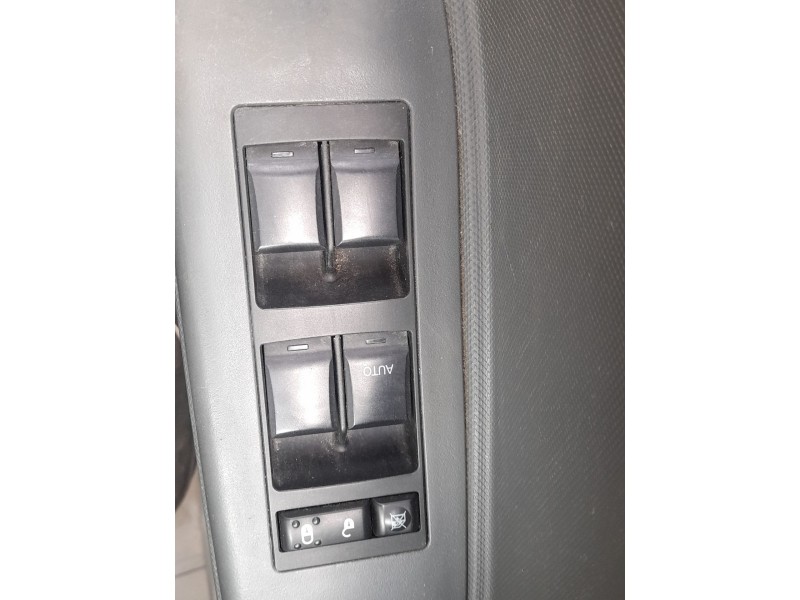 Recambio de mando elevalunas delantero izquierdo para dodge caliber 2.0 crd referencia OEM IAM 56040691AD  