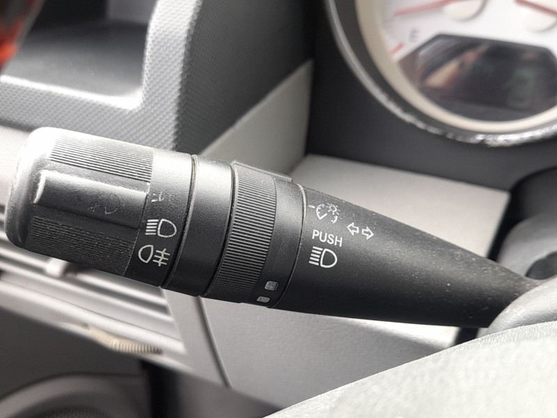 Recambio de mando luces y limpia para dodge caliber 2.0 crd referencia OEM IAM 05183946AF  68003215AD