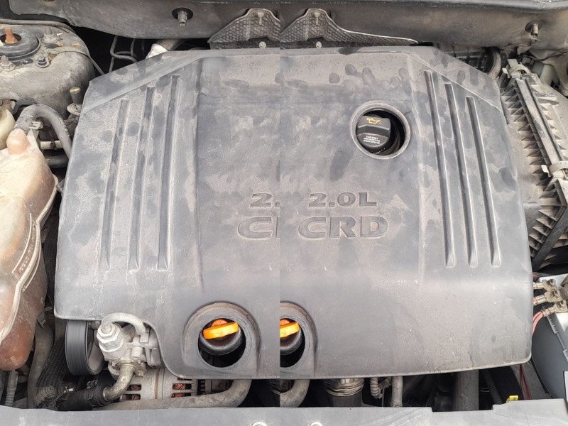 Recambio de tapa motor para dodge caliber 2.0 crd referencia OEM IAM 04891644AE  