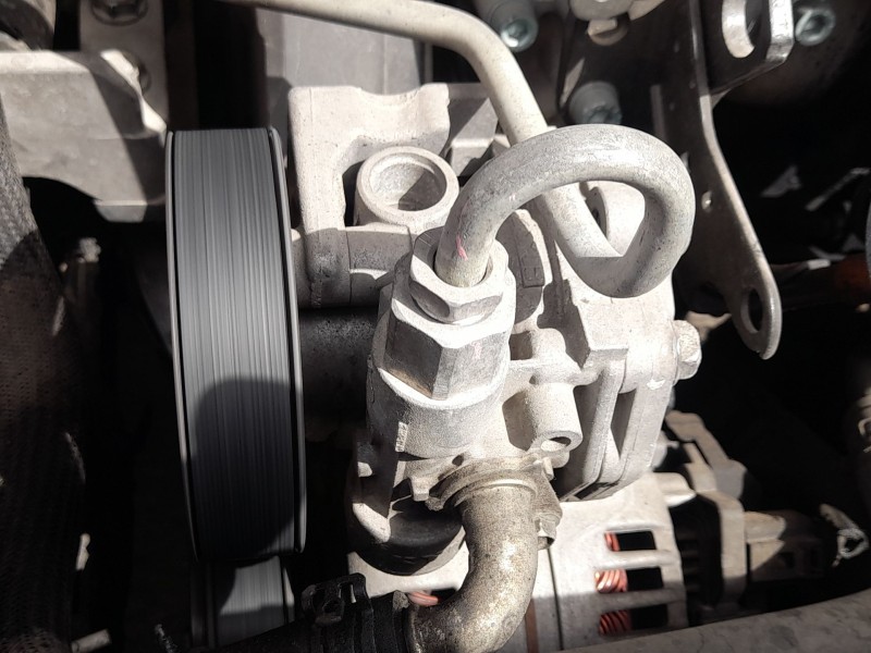 Recambio de bomba direccion para dodge caliber 2.0 crd referencia OEM IAM 05105449AC  