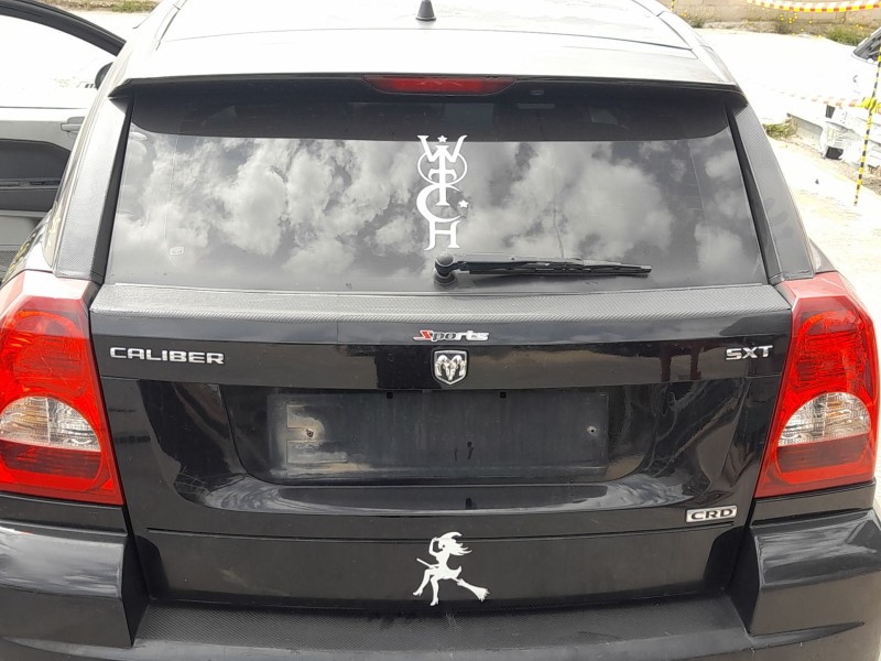 Recambio de porton trasero para dodge caliber 2.0 crd referencia OEM IAM 05074151AB  