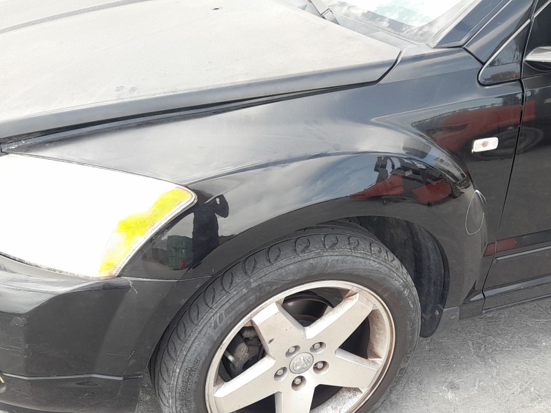 Recambio de aleta delantera izquierda para dodge caliber 2.0 crd referencia OEM IAM 05160021AD  