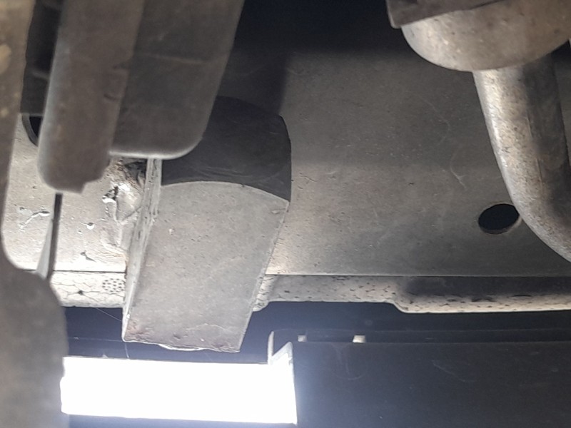 Recambio de refuerzo paragolpes delantero para dodge caliber 2.0 crd referencia OEM IAM 05303762AD  