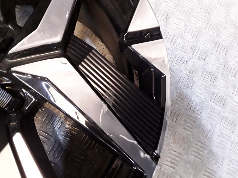 Recambio de llanta aluminio para peugeot 208 ii (ub_, up_, uw_, uj_) 1.2 puretech hybrid 110 edcs6 referencia OEM IAM 7X17 4 TOR