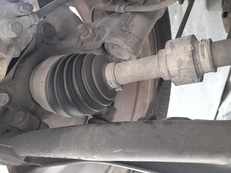 Recambio de transmision delantera derecha para dodge caliber 2.0 crd referencia OEM IAM 05105660AG  