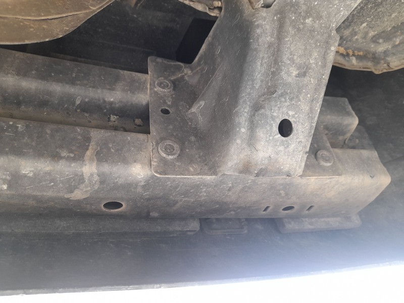 Recambio de refuerzo paragolpes trasero para dodge caliber 2.0 crd referencia OEM IAM 68002101AB  