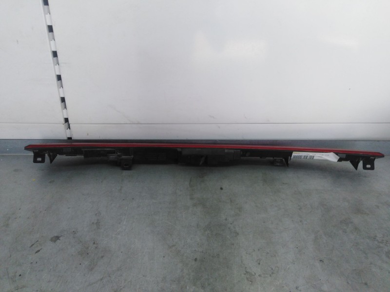 Recambio de luz central de freno para citroën c4 picasso premier referencia OEM IAM 6351HT  