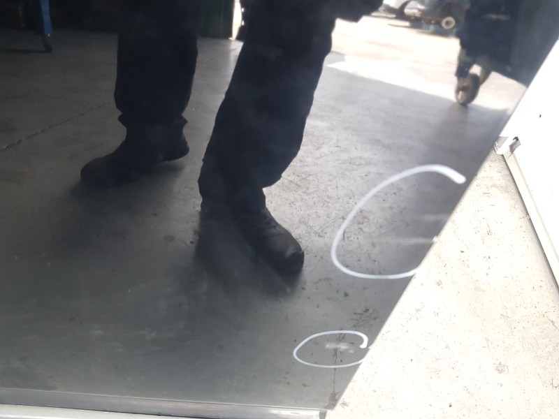 Recambio de puerta delantera izquierda para mitsubishi outlander ii (cw_w) 2.2 di-d 4wd referencia OEM IAM 5700B395 TOCADA 